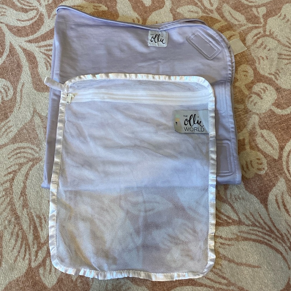 Ollie swaddle from nonsmoking home EUC (used once!!)